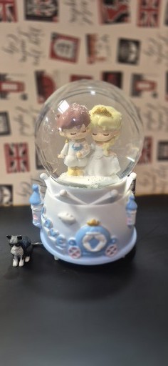 گوی برفی لاو