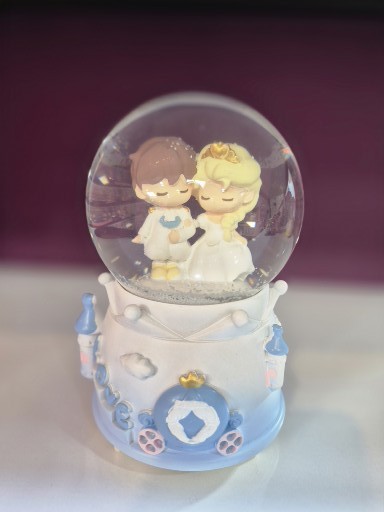 گوی برفی لاو